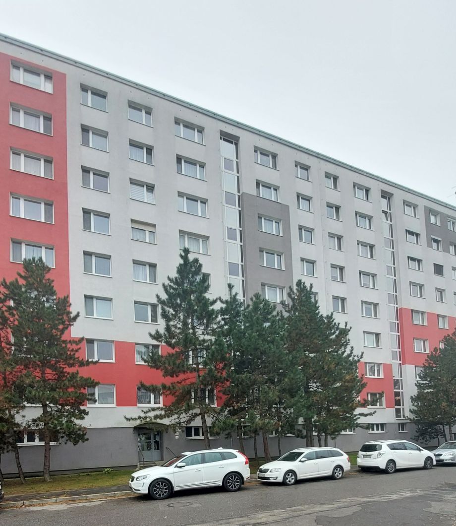 4 izbový byt na Šášovskej ulici v Petržalke, Bratislava V